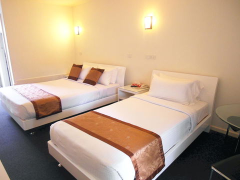 Econo Lodge Rivervale - Kawana Tourism 21