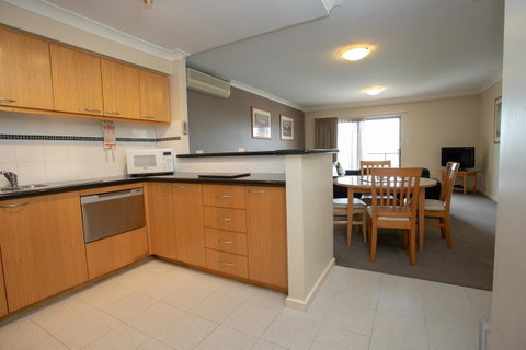 Perth Short Stays - Kawana Tourism 11