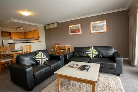 Perth Short Stays - Kawana Tourism 12