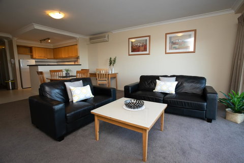 Perth Short Stays - Kawana Tourism 6