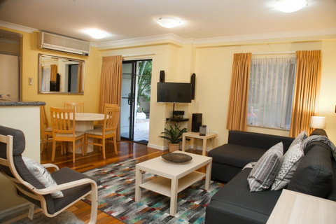 Perth Short Stays - Kawana Tourism 10