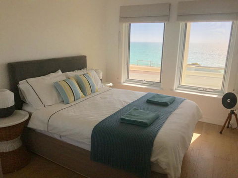 Cottesloe Beachfront Ocean View Apartment - Kawana Tourism 2