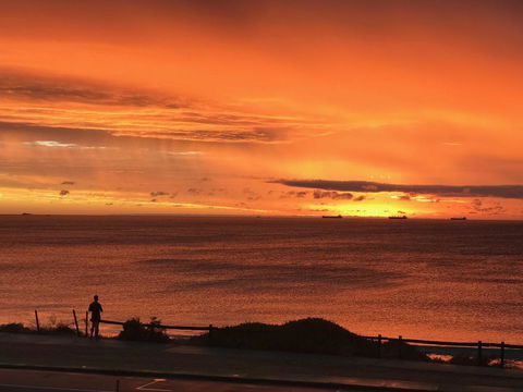 Cottesloe Beachfront Ocean View Apartment - Kawana Tourism 14