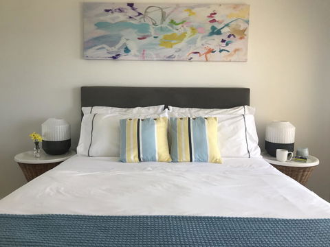 Cottesloe Beachfront Ocean View Apartment - Kawana Tourism 3