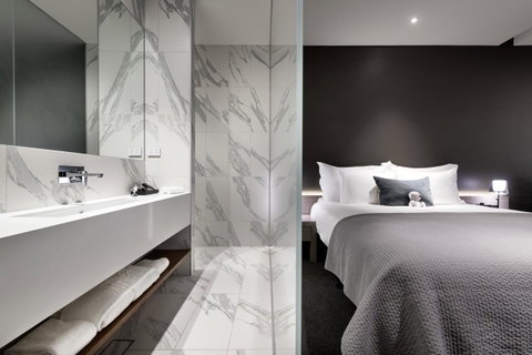 The Melbourne Hotel - Kawana Tourism 11