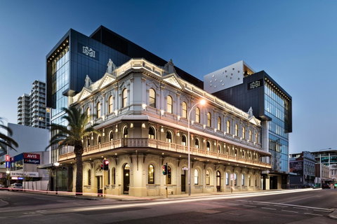The Melbourne Hotel - Kawana Tourism 0