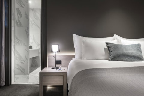 The Melbourne Hotel - Kawana Tourism 44