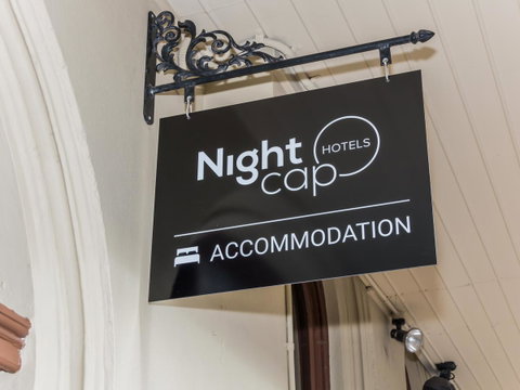 Nightcap At Belgian Beer Cafe - Kawana Tourism 41