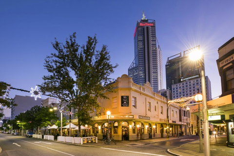 Nightcap At Belgian Beer Cafe - Kawana Tourism 22