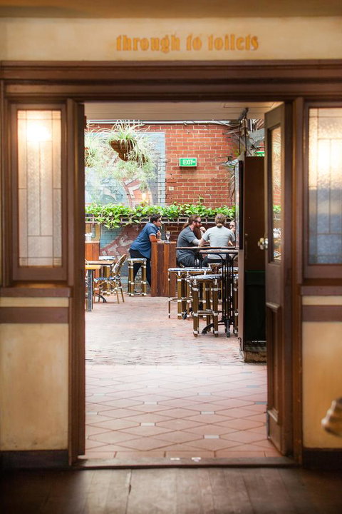 Nightcap At Belgian Beer Cafe - Kawana Tourism 39