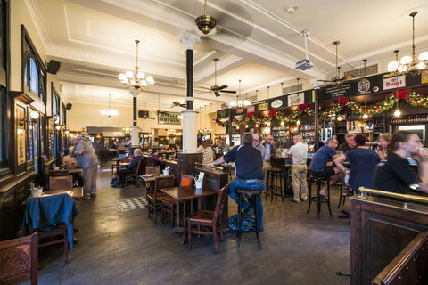 Nightcap At Belgian Beer Cafe - Kawana Tourism 27