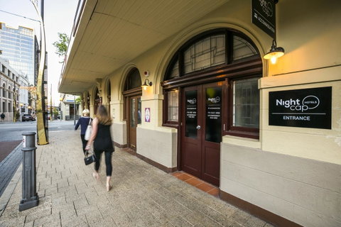 Nightcap At Belgian Beer Cafe - Kawana Tourism 29