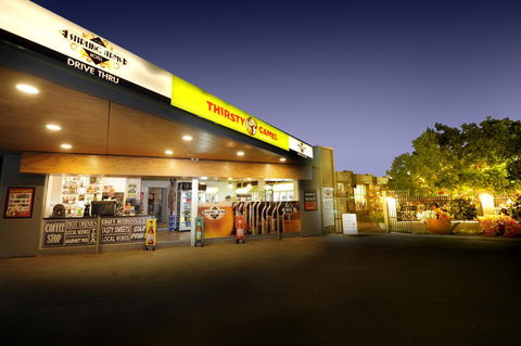 The Stirling Arms Hotel - Kawana Tourism 3