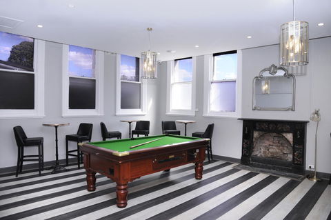 The Stirling Arms Hotel - Kawana Tourism 15