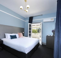 The Stirling Arms Hotel - Kawana Tourism