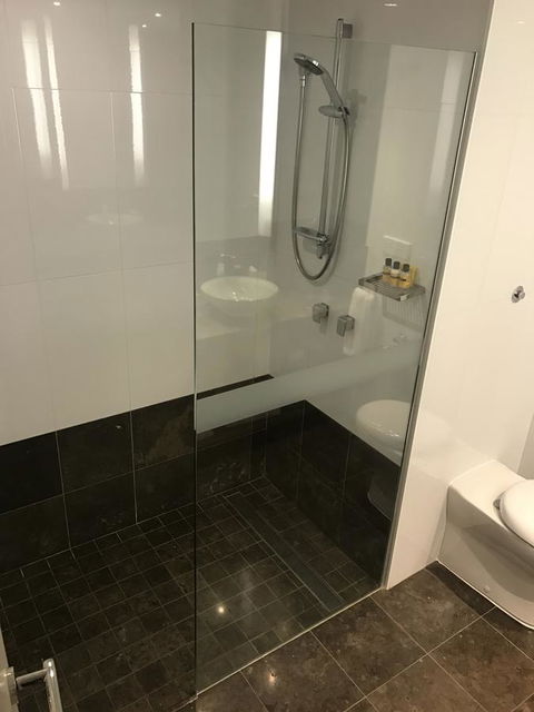 Residence On Langley Park - Kawana Tourism 5