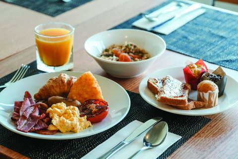 Crowne Plaza Perth, An IHG Hotel - Kawana Tourism 4