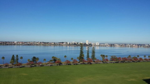 Crowne Plaza Perth, An IHG Hotel - Kawana Tourism 7