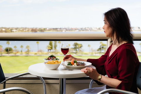 Crowne Plaza Perth, An IHG Hotel - Kawana Tourism 9