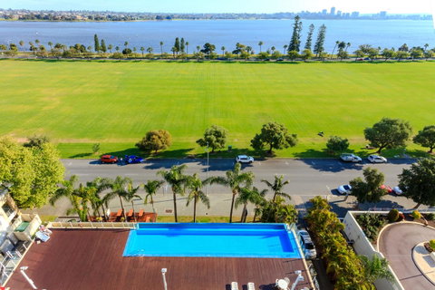 Crowne Plaza Perth, An IHG Hotel - Kawana Tourism 0