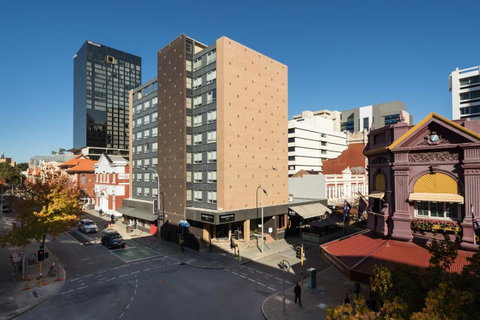Pensione Hotel Perth - Kawana Tourism 21
