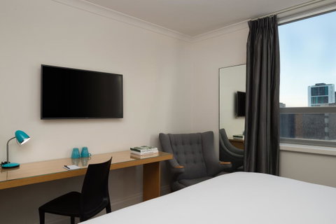 Pensione Hotel Perth - Kawana Tourism 7