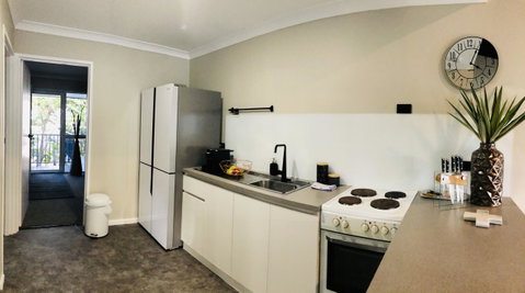 West Beach Lagoon 220 Stylish And Cozy - Kawana Tourism 11