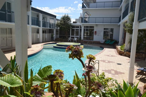 West Beach Lagoon 220 Stylish And Cozy - Kawana Tourism 17