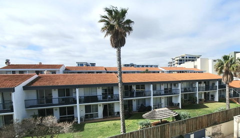 West Beach Lagoon 220 Stylish And Cozy - Kawana Tourism 21