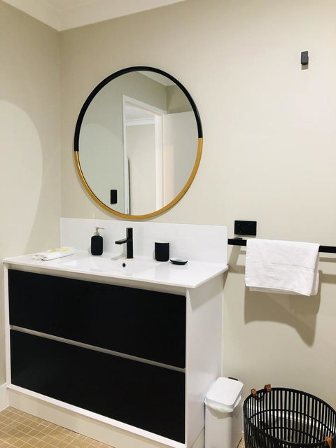 West Beach Lagoon 220 Stylish And Cozy - Kawana Tourism 13