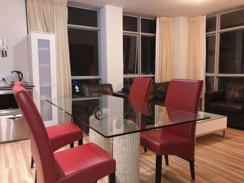 Centre Of Perth Whole Apartment W/view&spa&pool&wifi - Kawana Tourism 2