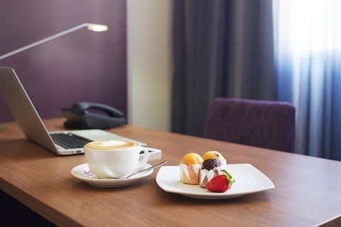 Quality Hotel Ambassador Perth - Kawana Tourism 11