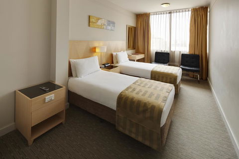 Quality Hotel Ambassador Perth - Kawana Tourism 22