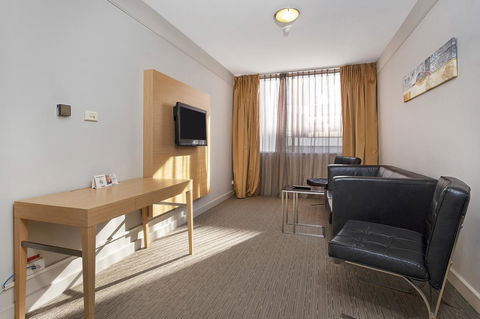 Quality Hotel Ambassador Perth - Kawana Tourism 27