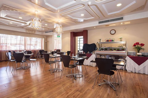 Quality Hotel Ambassador Perth - Kawana Tourism 15