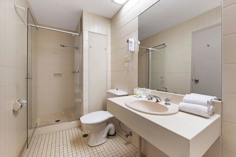 Quality Hotel Ambassador Perth - Kawana Tourism 23