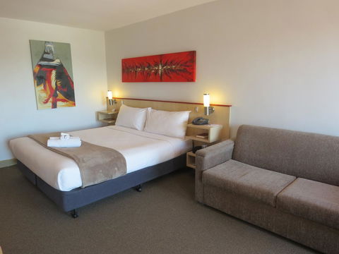 Metro Hotel Perth - Kawana Tourism 41