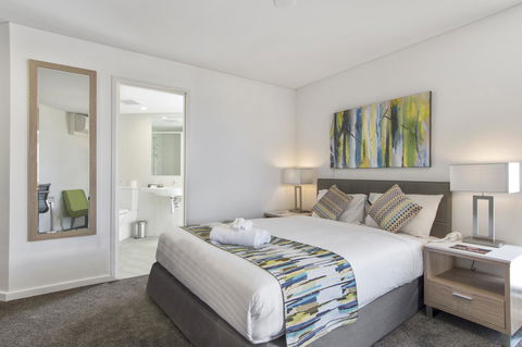 Metro Hotel Perth - Kawana Tourism 17