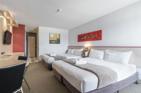 Metro Hotel Perth - Kawana Tourism 22