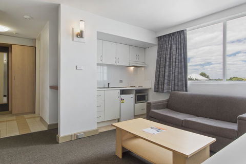 Metro Hotel Perth - Kawana Tourism 26