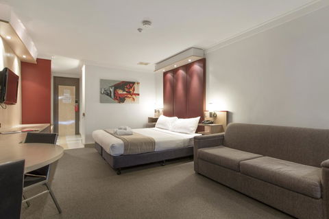 Metro Hotel Perth - Kawana Tourism 23