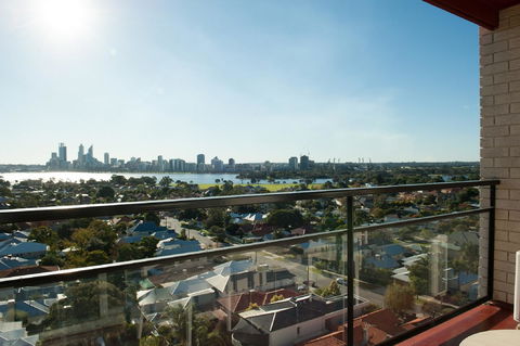Metro Hotel Perth - Kawana Tourism 6