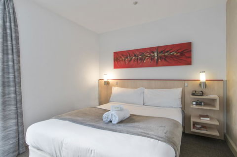 Metro Hotel Perth - Kawana Tourism 27