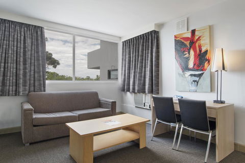 Metro Hotel Perth - Kawana Tourism 25