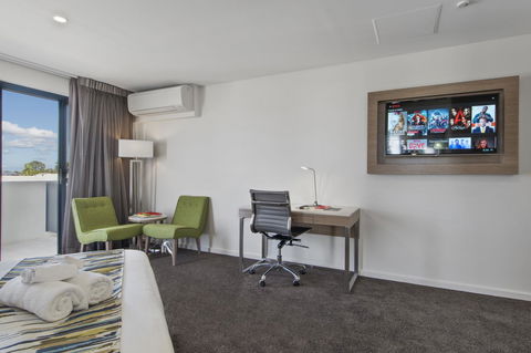Metro Hotel Perth - Kawana Tourism 8