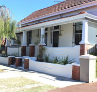 Captain's Heritage Cottage - Kawana Tourism