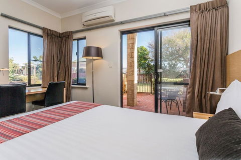 Country Comfort Perth - Kawana Tourism 30