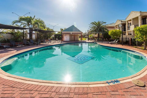 Country Comfort Perth - Kawana Tourism 3