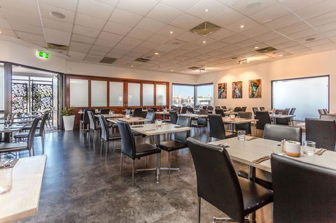 Country Comfort Perth - Kawana Tourism 11
