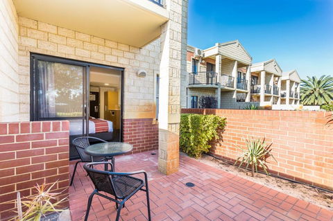 Country Comfort Perth - Kawana Tourism 29
